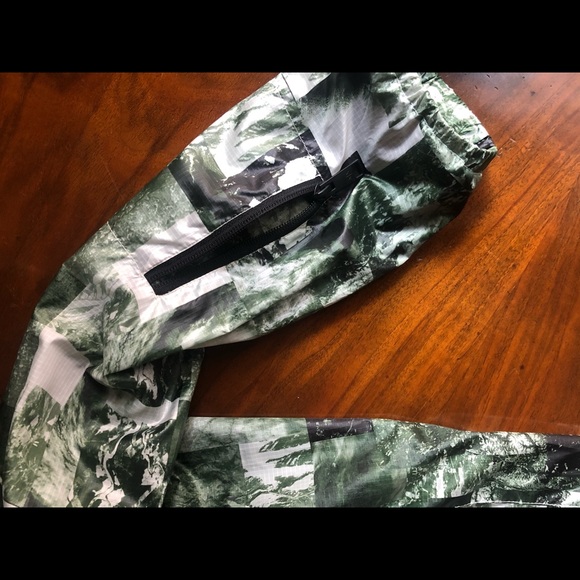 Armani Exchange Camo Rain Hoodie - Picture 6 of 7